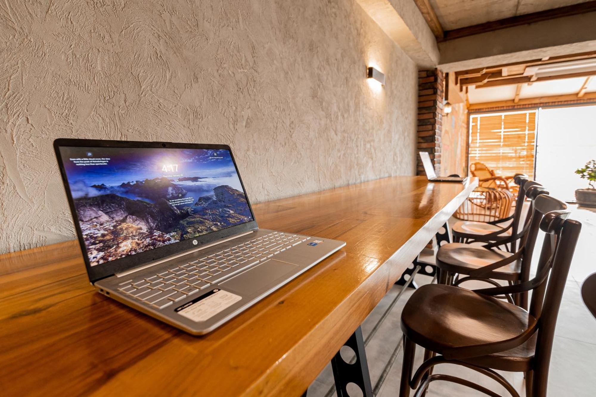 Ivy Hotel Tiflis Exterior foto