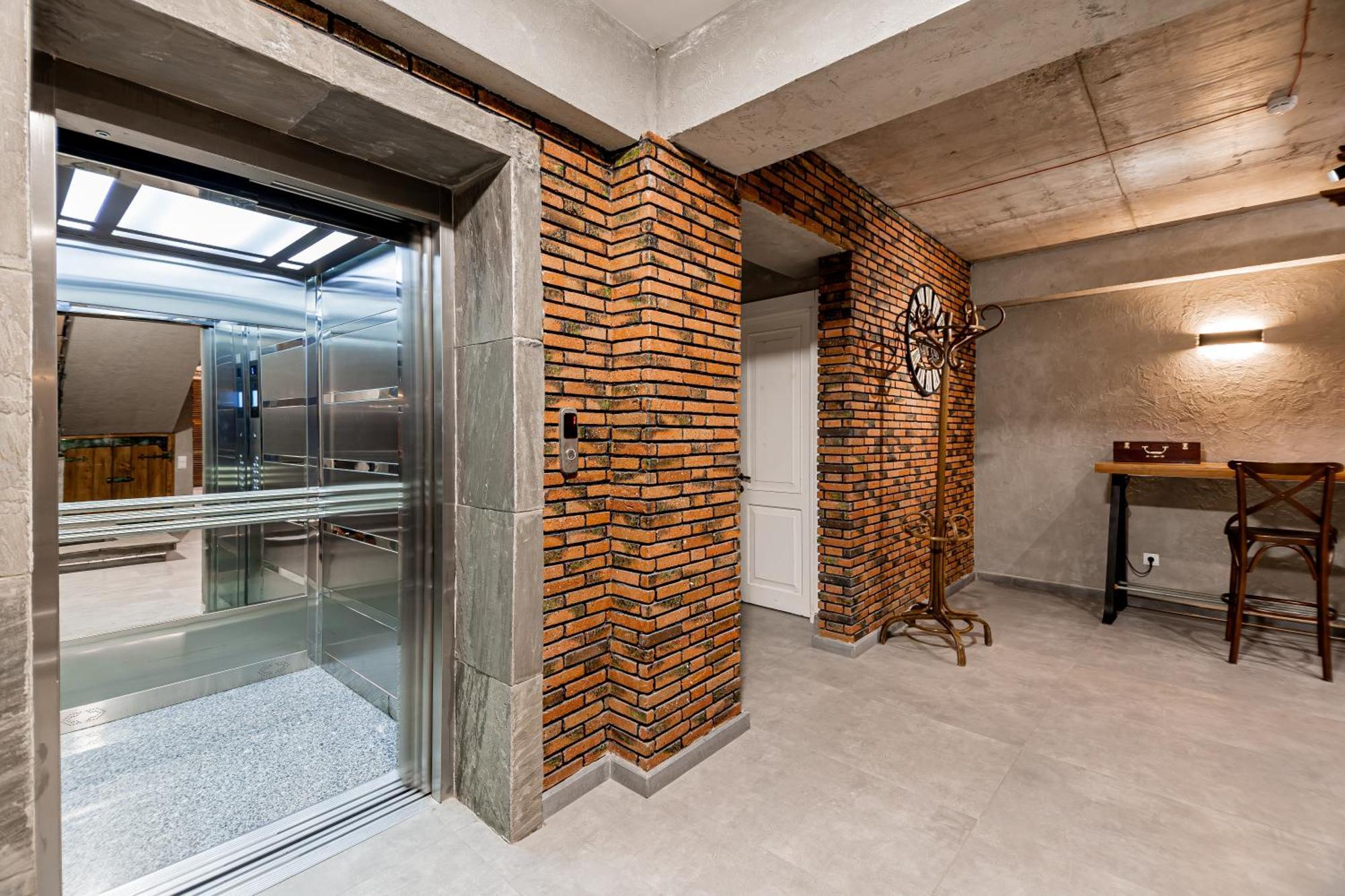 Ivy Hotel Tiflis Exterior foto